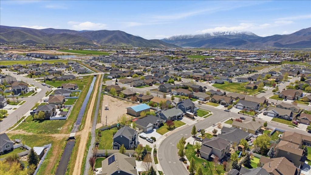 Image 50 of property listing at 667 S FALLKIRK, Heber City, UT 84032