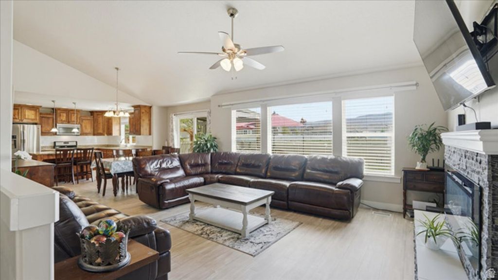 Image 8 of property listing at 667 S FALLKIRK, Heber City, UT 84032