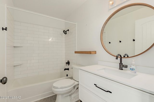 9985 E Banister Drive, Tucson, AZ 85730