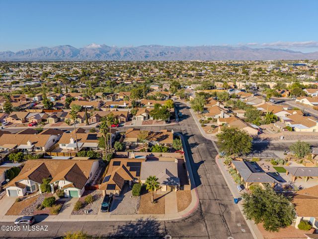 9985 E Banister Drive, Tucson, AZ 85730