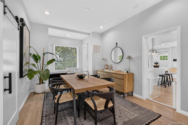 15 Bayview Avenue, Port Washington, NY 11050