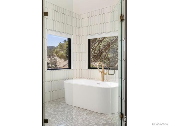 150 Valley View Way, Boulder, CO 80304