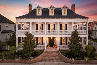 7 Caroline Street, Galveston, TX 77554