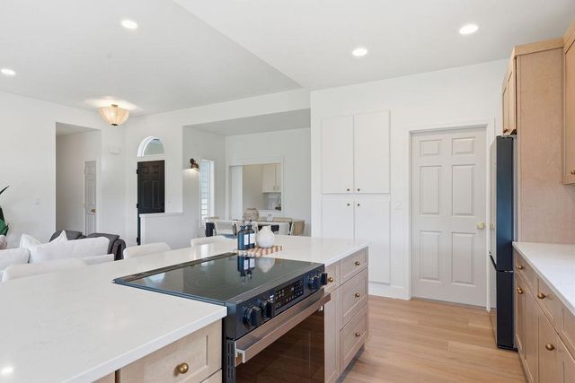 12102 S Troon Ln, Spokane, WA 99223