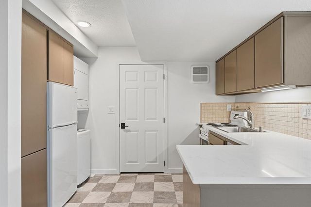 12102 S Troon Ln, Spokane, WA 99223