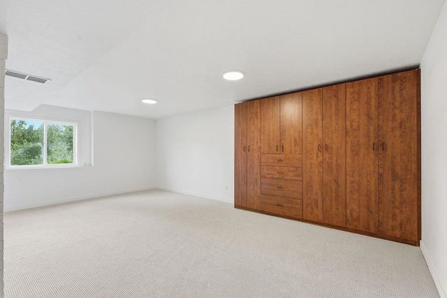 12102 S Troon Ln, Spokane, WA 99223