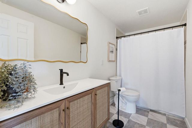 12102 S Troon Ln, Spokane, WA 99223