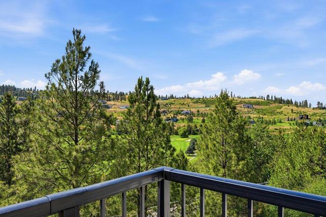 12102 S Troon Ln, Spokane, WA 99223