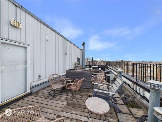 2221 N Lister Avenue 3C, Chicago, IL 60614