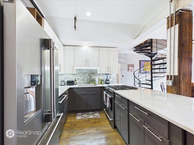 2221 N Lister Avenue 3C, Chicago, IL 60614