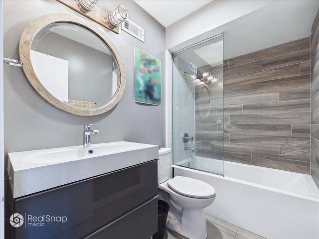 2221 N Lister Avenue 3C, Chicago, IL 60614