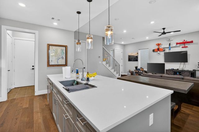 297 Estates Circle, College Station, TX 77840