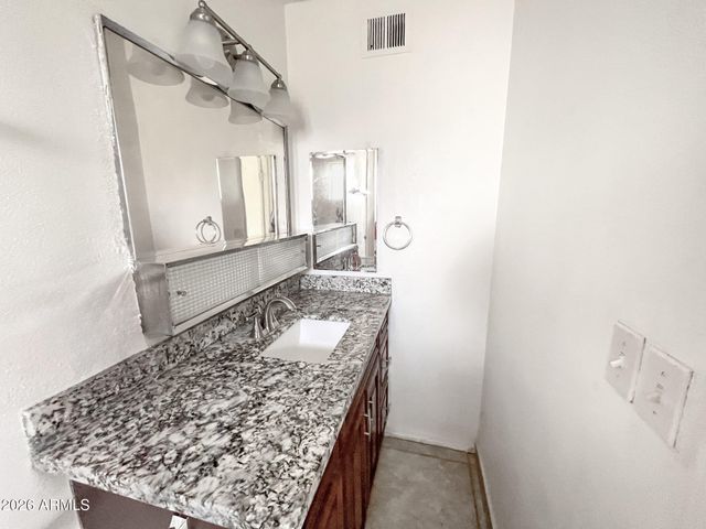 4839 E VIRGINIA Avenue 2, Phoenix, AZ 85008