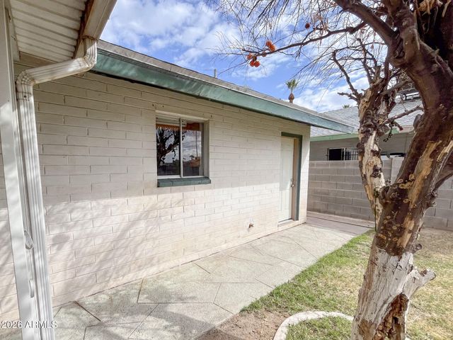 4839 E VIRGINIA Avenue 2, Phoenix, AZ 85008