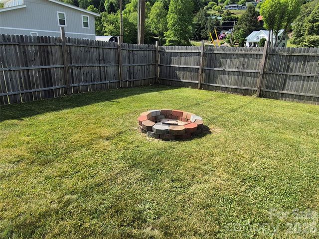 5 Gibson Drive, Maggie Valley, NC 28751