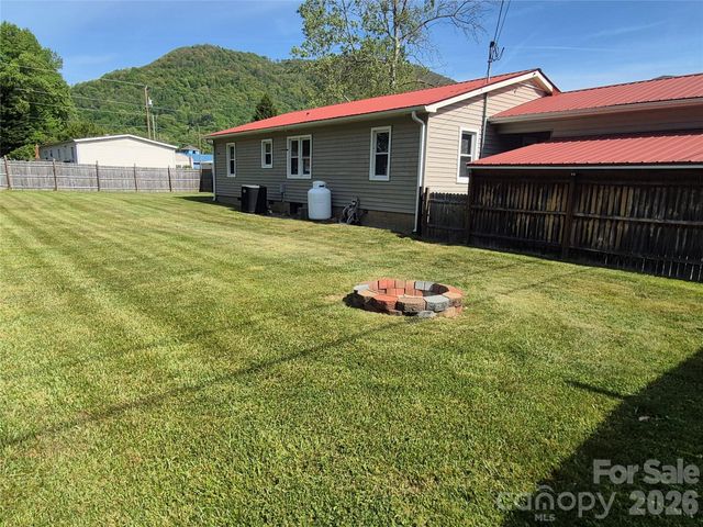 5 Gibson Drive, Maggie Valley, NC 28751