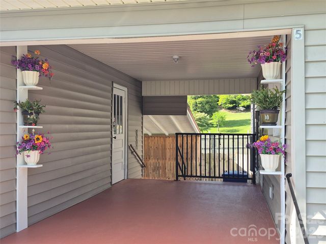 5 Gibson Drive, Maggie Valley, NC 28751