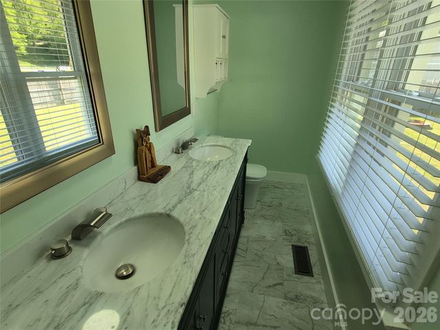 5 Gibson Drive, Maggie Valley, NC 28751