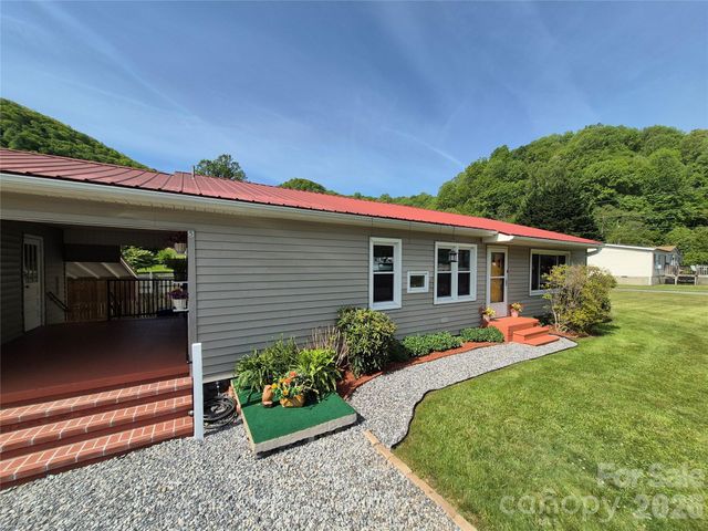 5 Gibson Drive, Maggie Valley, NC 28751