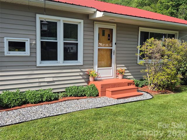 5 Gibson Drive, Maggie Valley, NC 28751