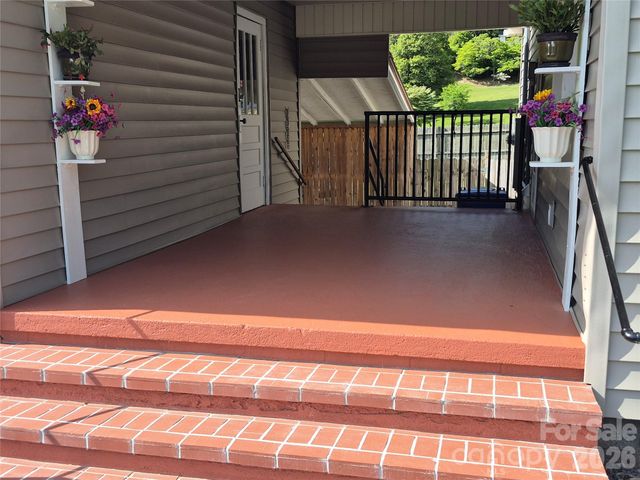 5 Gibson Drive, Maggie Valley, NC 28751