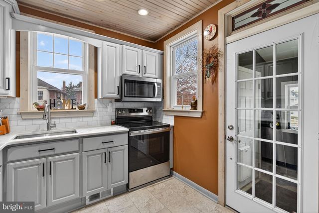 15 SPRUCE ST, Middletown, PA 17057