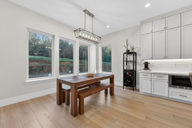 5475 Stanley Dr, Auburn, CA 95602