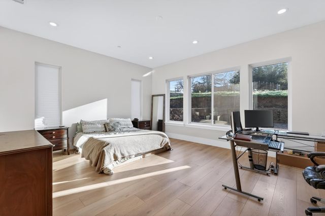 5475 Stanley Dr, Auburn, CA 95602