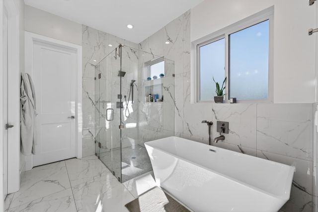 5475 Stanley Dr, Auburn, CA 95602