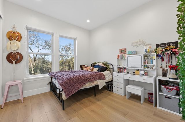 5475 Stanley Dr, Auburn, CA 95602