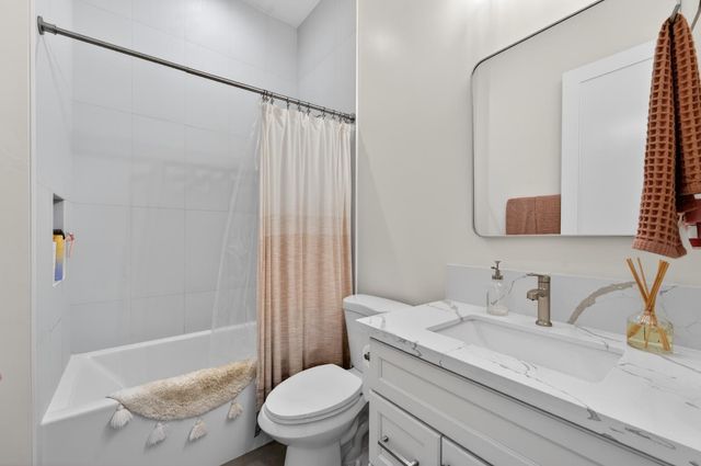 5475 Stanley Dr, Auburn, CA 95602