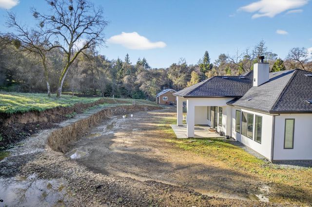 5475 Stanley Dr, Auburn, CA 95602