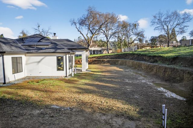 5475 Stanley Dr, Auburn, CA 95602