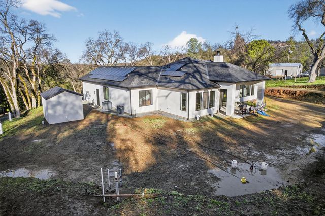 5475 Stanley Dr, Auburn, CA 95602