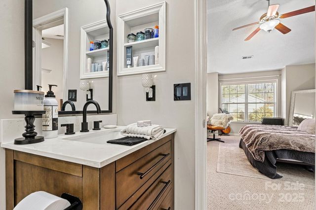 7176 Hunters Bluff Drive, Denver, NC 28037