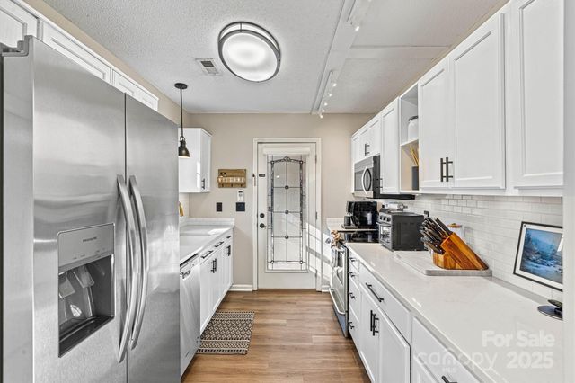 7176 Hunters Bluff Drive, Denver, NC 28037