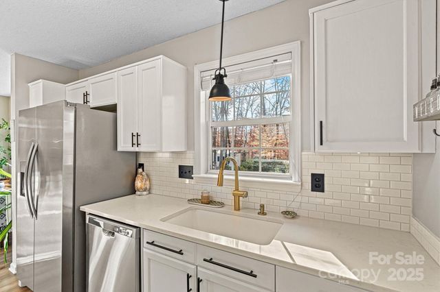 7176 Hunters Bluff Drive, Denver, NC 28037