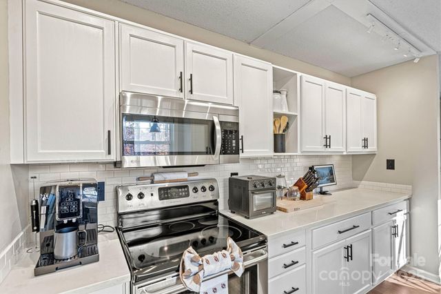 7176 Hunters Bluff Drive, Denver, NC 28037