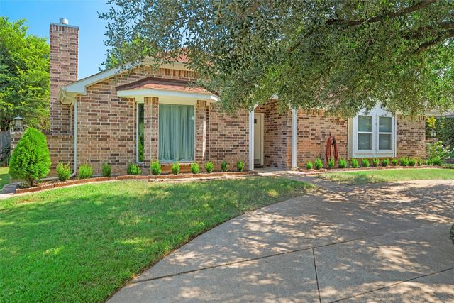 708 Gunnison Court, Arlington, TX 76006