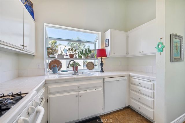 15732 S B A, Tustin, CA 92780