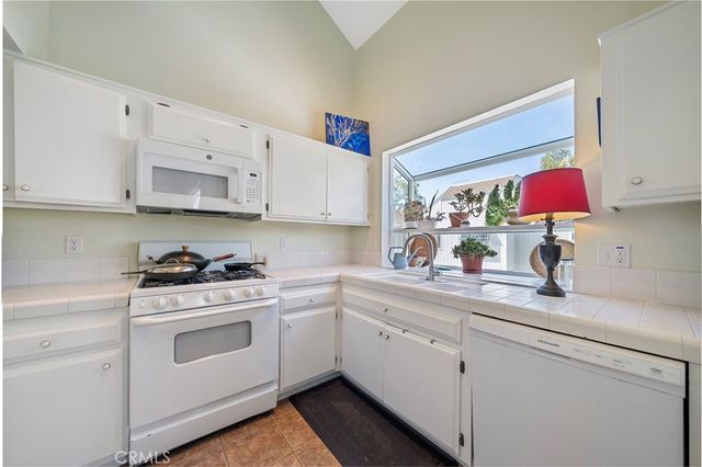 15732 S B A, Tustin, CA 92780