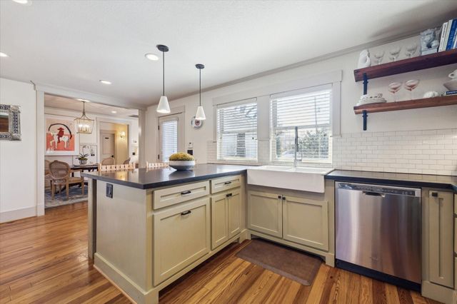 905 Gibbs Street, Houston, TX 77009