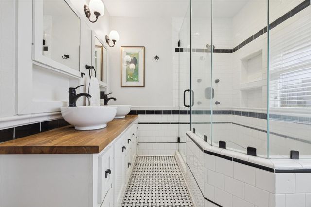 905 Gibbs Street, Houston, TX 77009