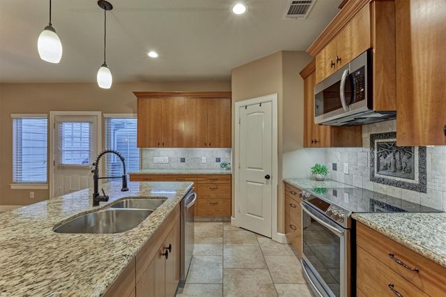 13434 Greenbrier Drive, Montgomery, TX 77356