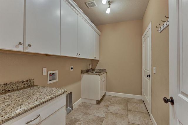 13434 Greenbrier Drive, Montgomery, TX 77356