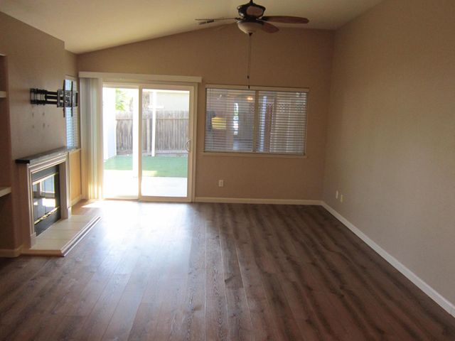 3336 Sleepy Hollow Ln, Modesto, CA 95355