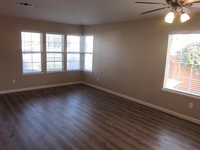 3336 Sleepy Hollow Ln, Modesto, CA 95355