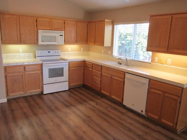 3336 Sleepy Hollow Ln, Modesto, CA 95355