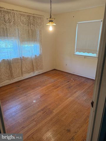 10118 DWIGHT AVE, Fairfax, VA 22032