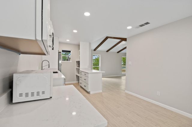 1703 New York Ave, Austin, TX 78702